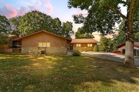 Woodhurst, FARIBAULT, MN 55021