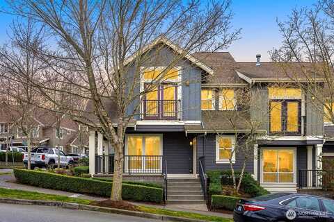 Natalie, ISSAQUAH, WA 98029
