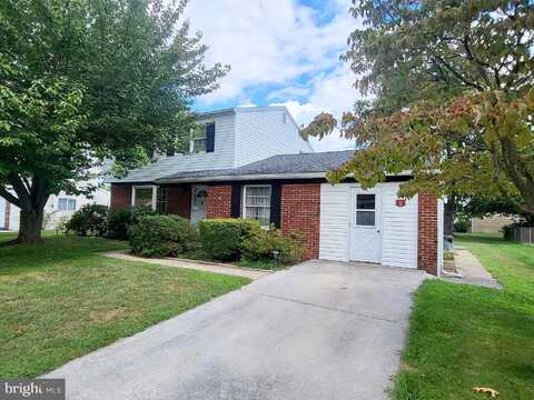 Linda, MECHANICSBURG, PA 17055