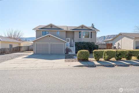 3Rd, EAST WENATCHEE, WA 98802