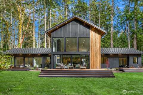 Hyla, BAINBRIDGE ISLAND, WA 98110