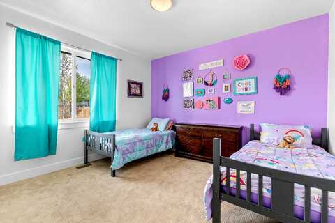 Arapahoe, REDMOND, OR 97756