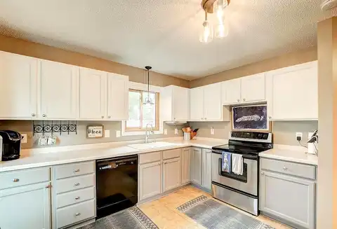 Jay, ANDOVER, MN 55304