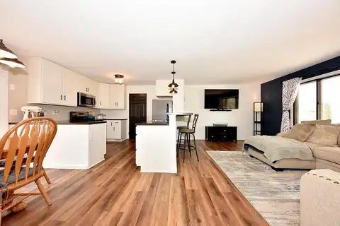 Parkview, IXONIA, WI 53036