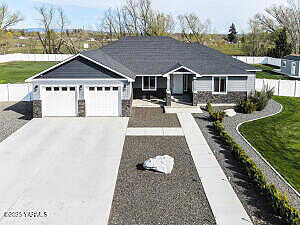 Bachelorview, YAKIMA, WA 98903
