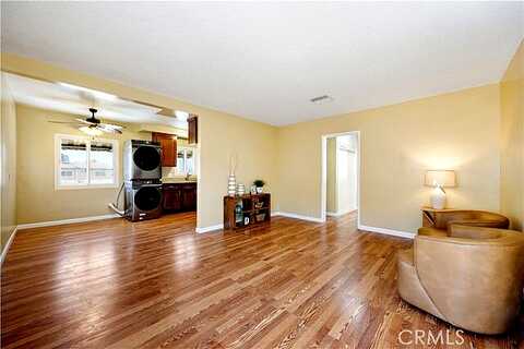 Larch, INGLEWOOD, CA 90301