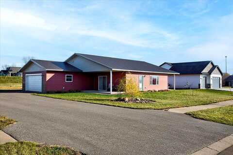 Giana, ELLSWORTH, WI 54011