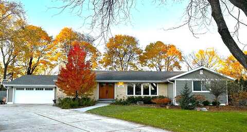 Fox Dale, MILWAUKEE, WI 53217