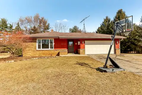 Clover, OCONOMOWOC, WI 53066