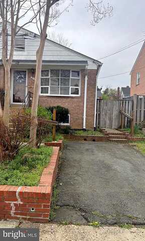 Laverne, ALEXANDRIA, VA 22305