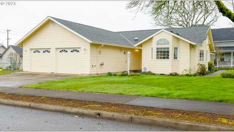 1St, ESTACADA, OR 97023
