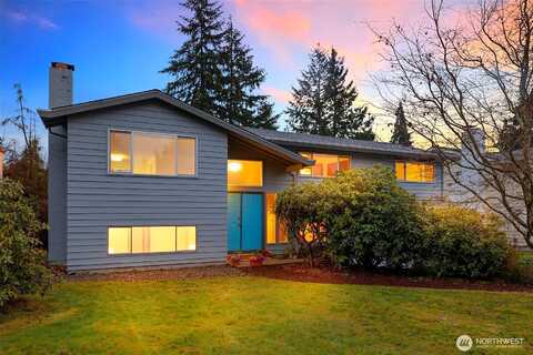 61St, KENMORE, WA 98028