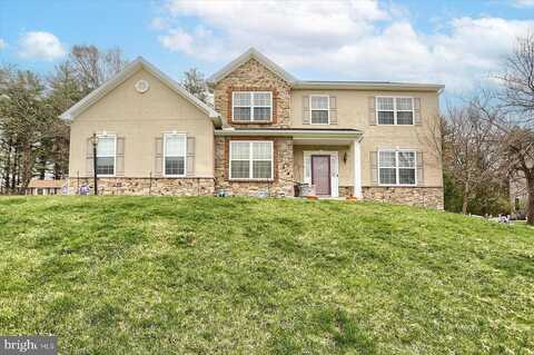 Jennifer, DILLSBURG, PA 17019