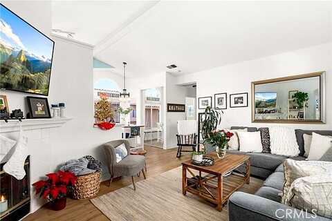 Rue De Valore, FOOTHILL RANCH, CA 92610