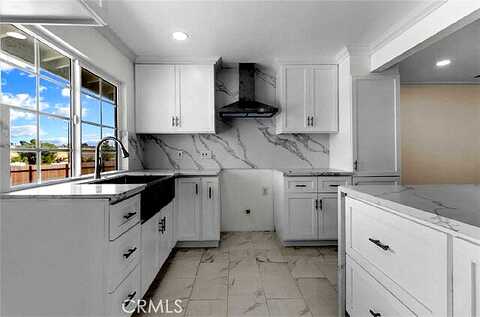 Winnetka, APPLE VALLEY, CA 92307