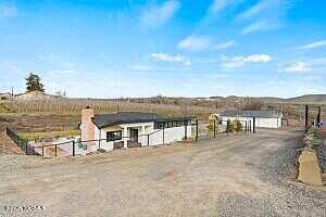 Reservoir Loop, SELAH, WA 98942