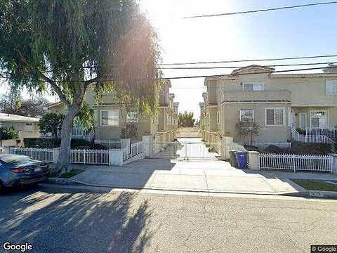 205Th, LAKEWOOD, CA 90715
