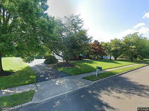 Leslie, MORRISVILLE, PA 19067
