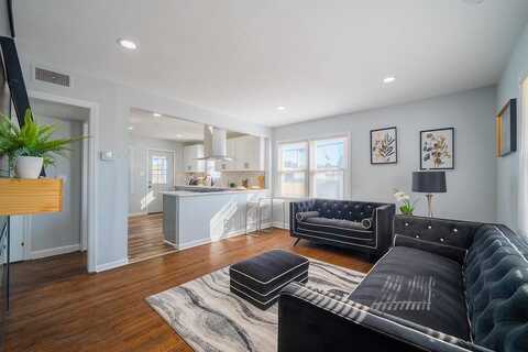 79Th, MILWAUKEE, WI 53222