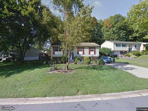 Stella, WOODBRIDGE, VA 22193