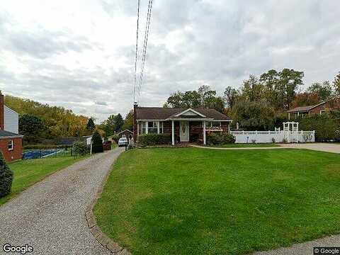 Jacqueline, NATRONA HEIGHTS, PA 15065