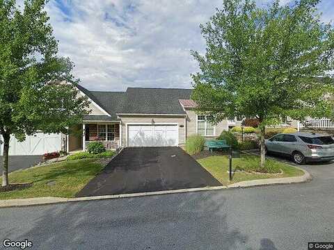 Briar, WHITEHALL, PA 18052