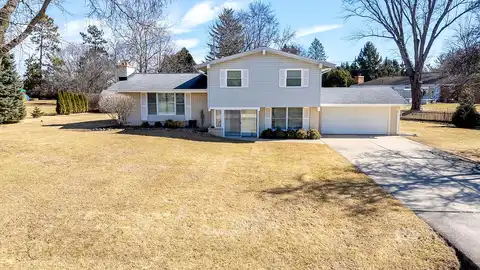 Victoria, BROOKFIELD, WI 53045