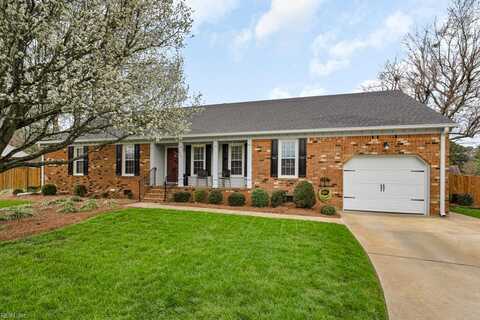 Gloria, CHESAPEAKE, VA 23322