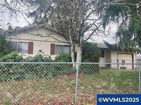 Vickie, HUBBARD, OR 97032