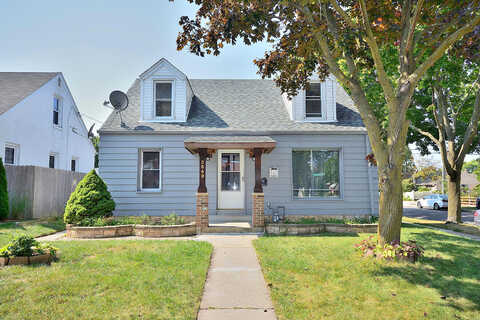Pine, MILWAUKEE, WI 53207