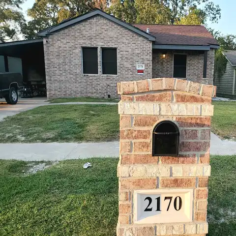 Earl, BEAUMONT, TX 77703