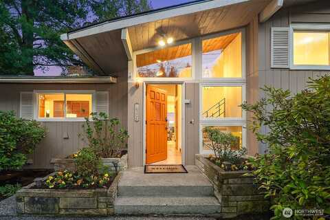 34Th, LAKE FOREST PARK, WA 98155