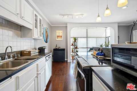 Bay, SANTA MONICA, CA 90405
