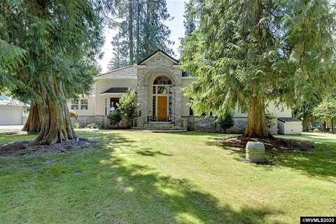 Megan, MOLALLA, OR 97038