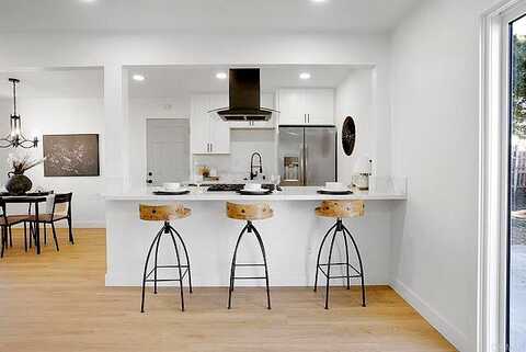 Goldcrest, SAN DIEGO, CA 92114
