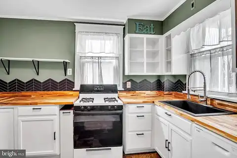 Spruce, STEELTON, PA 17113