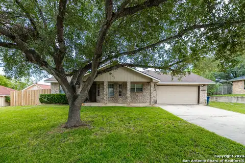 Crownhill, PLEASANTON, TX 78064