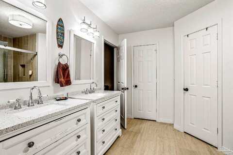 Meadson, PENSACOLA, FL 32506