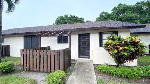 Via De Casas Norte, BOYNTON BEACH, FL 33426