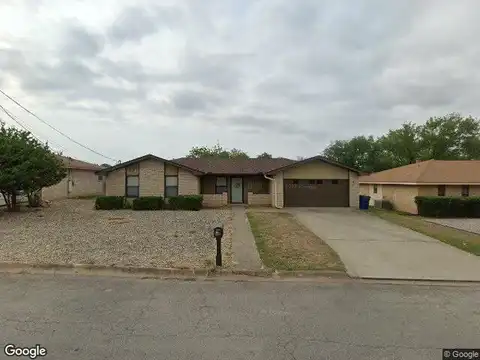 Stephanie, KERRVILLE, TX 78028