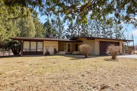 Carol, OCONOMOWOC, WI 53066