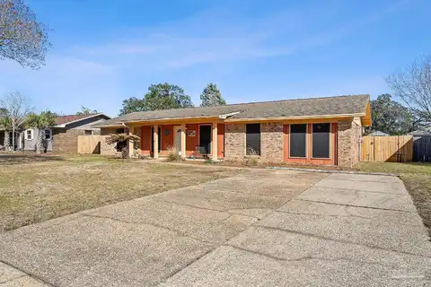 La Nain, PENSACOLA, FL 32514