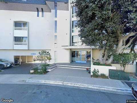 Crown Point Dr, San Diego, CA 92109
