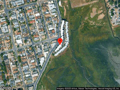 Crown Point Dr, San Diego, CA 92109