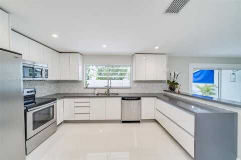 211Th, MIAMI, FL 33179