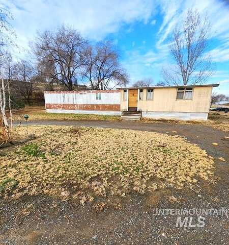 W 2Nd Ave, Vale, OR 97918
