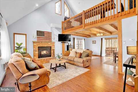 Big Bass Dr, Gouldsboro, PA 18424