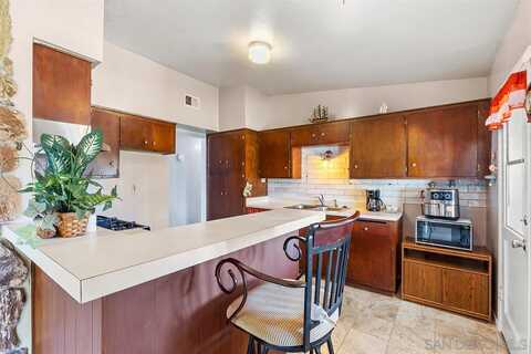 Midway, ESCONDIDO, CA 92027