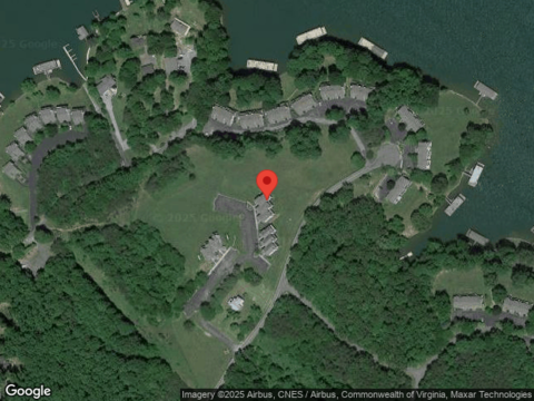 Waterside Cir, Moneta, VA 24121