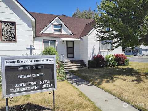 W 4Th Ave, Omak, WA 98841